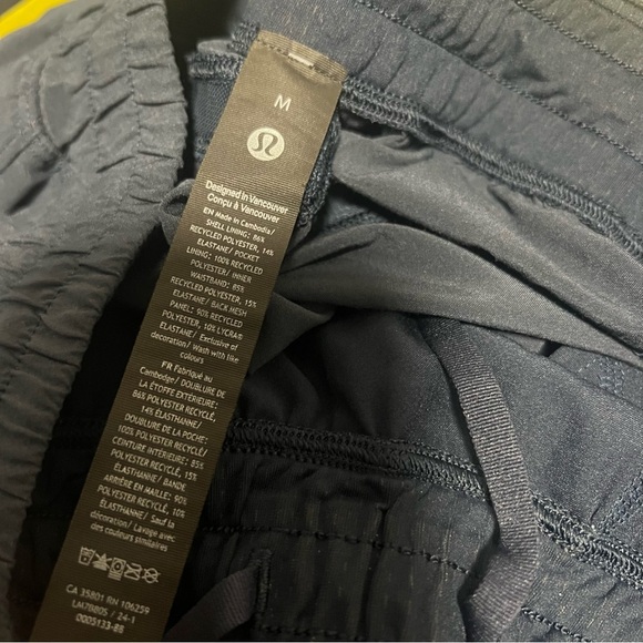 Lululemon Run: Response Short Men’s Medium Navy Blue Running Shorts Pockets EUC - Picture 6 of 10